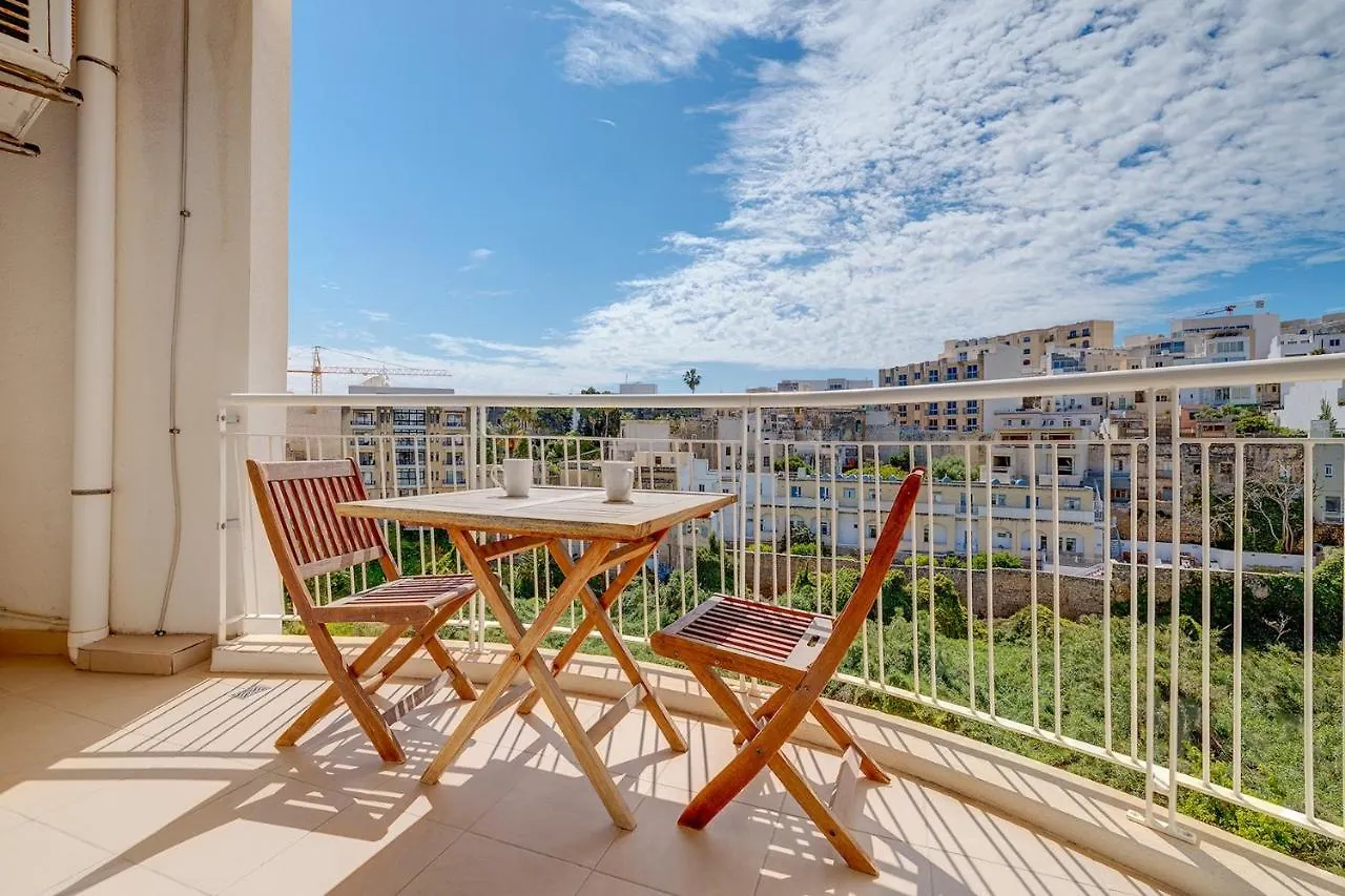Modern Apartment Steps From Balluta Bay Sliema