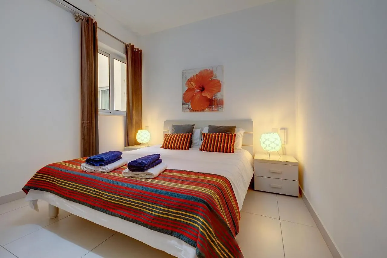 Modern Apartment Steps From Balluta Bay Sliema 0*,  Malta
