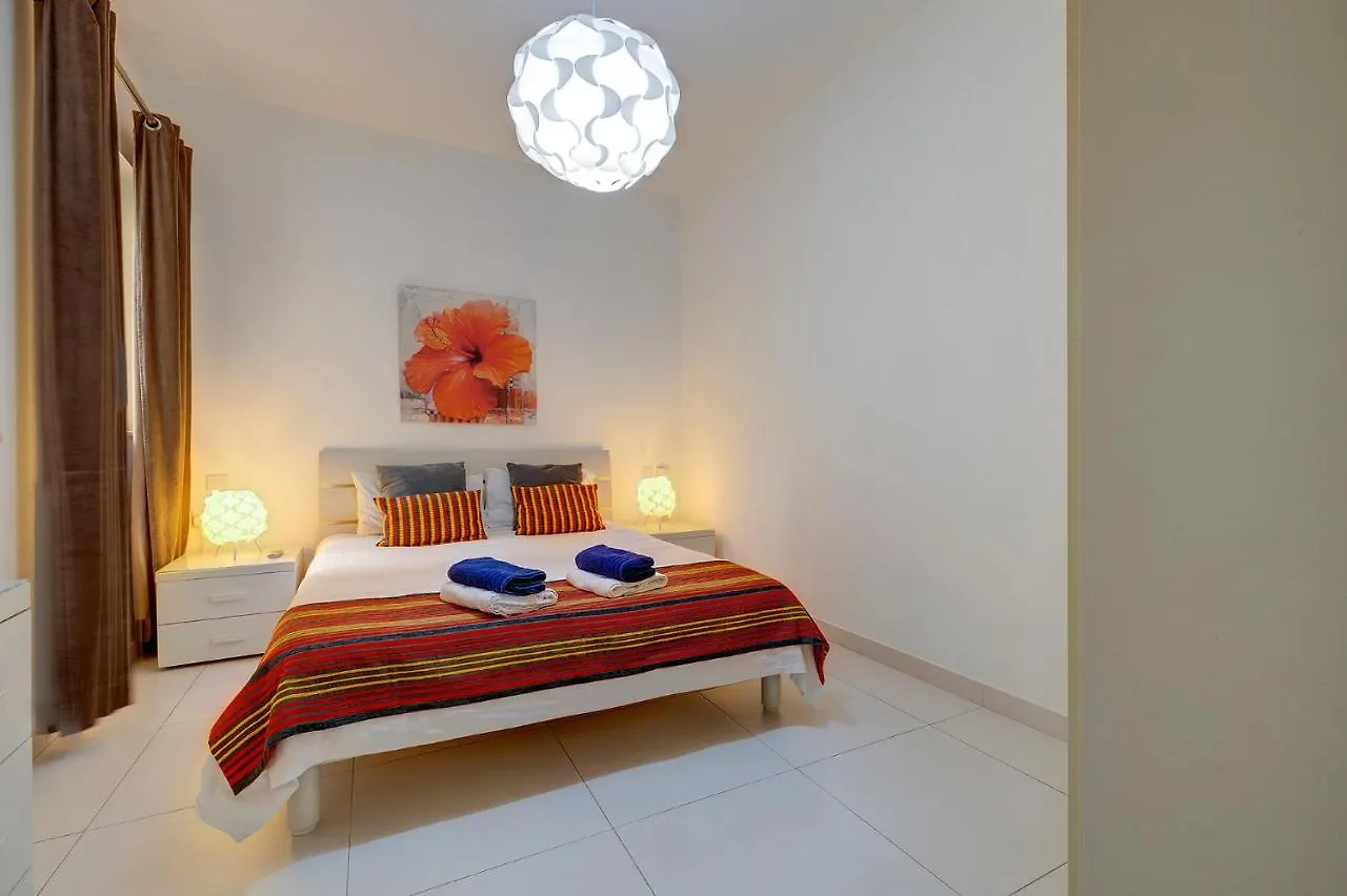 Modern Apartment Steps From Balluta Bay Sliema 0*,  Malta