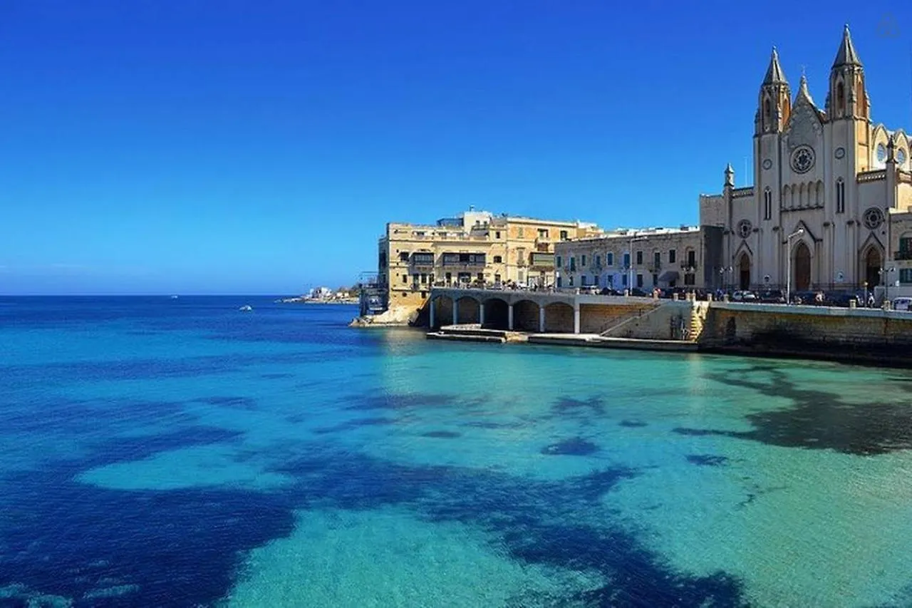 Modern Apartment Steps From Balluta Bay Sliema Malta