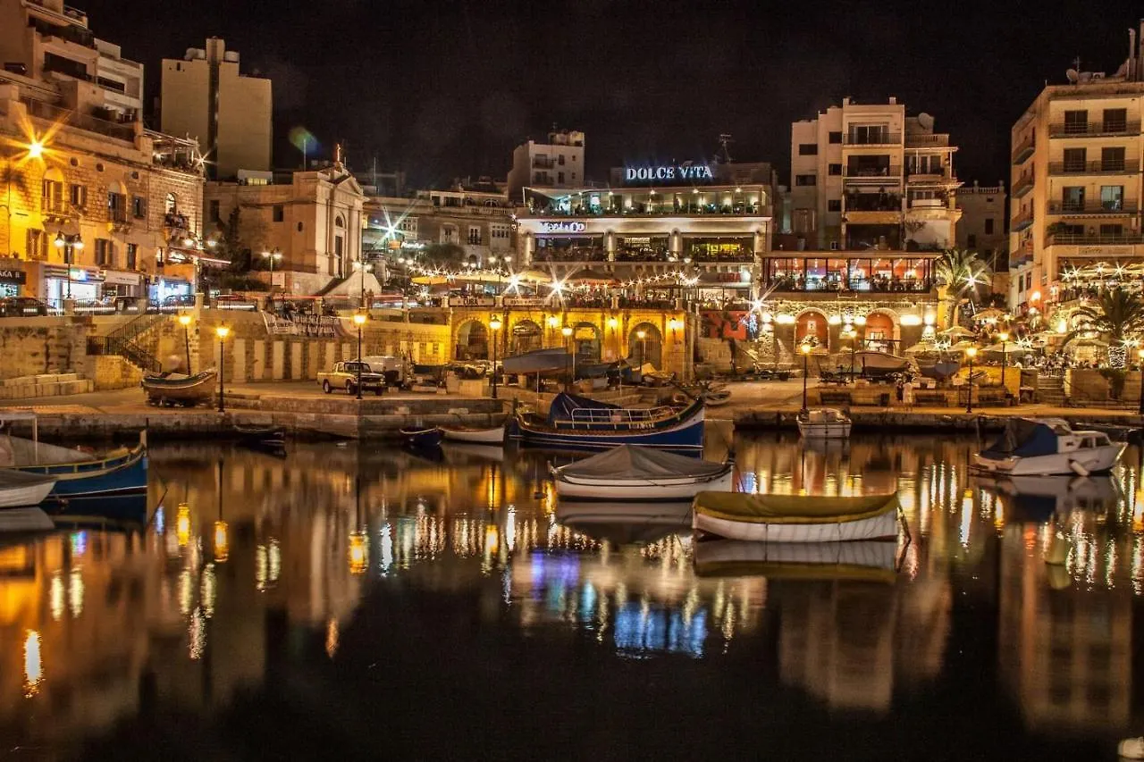Modern Apartment Steps From Balluta Bay Sliema
