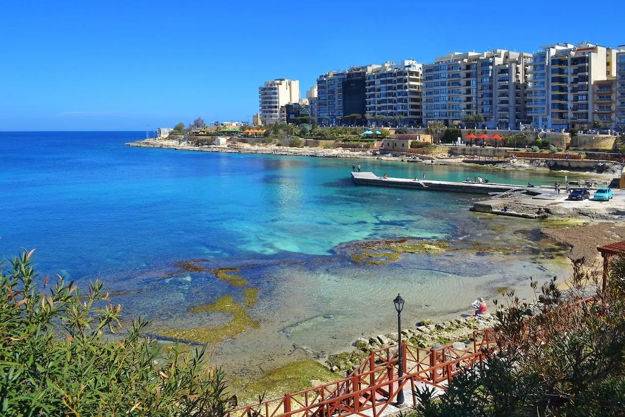 Modern Apartment Steps From Balluta Bay Sliema Malta