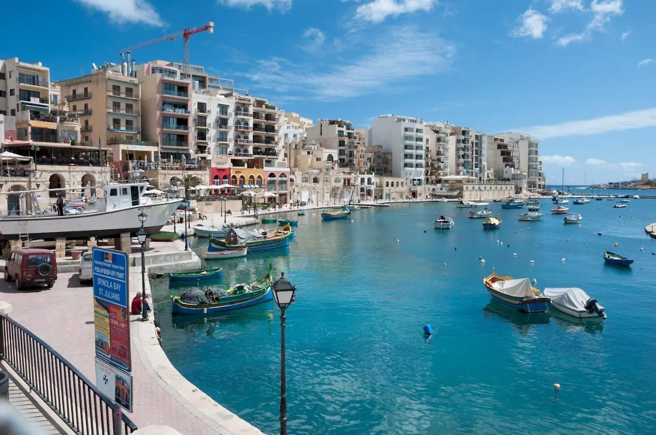 Modern Apartment Steps From Balluta Bay Sliema Malta