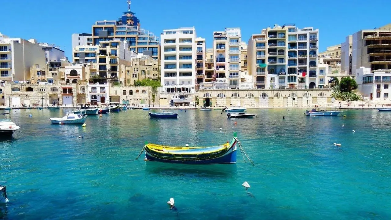 Modern Apartment Steps From Balluta Bay Sliema