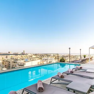 Ax The Victoria Hotell