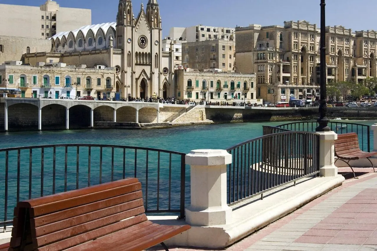 Modern Apartment Steps From Balluta Bay Sliema