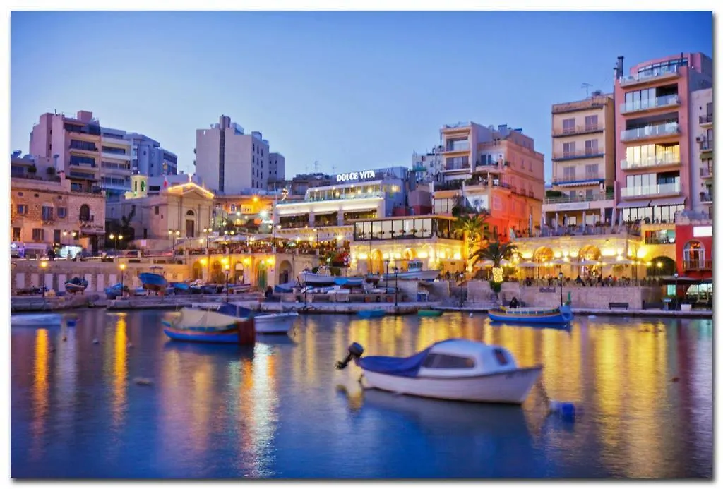 Modern Apartment Steps From Balluta Bay Sliema Malta
